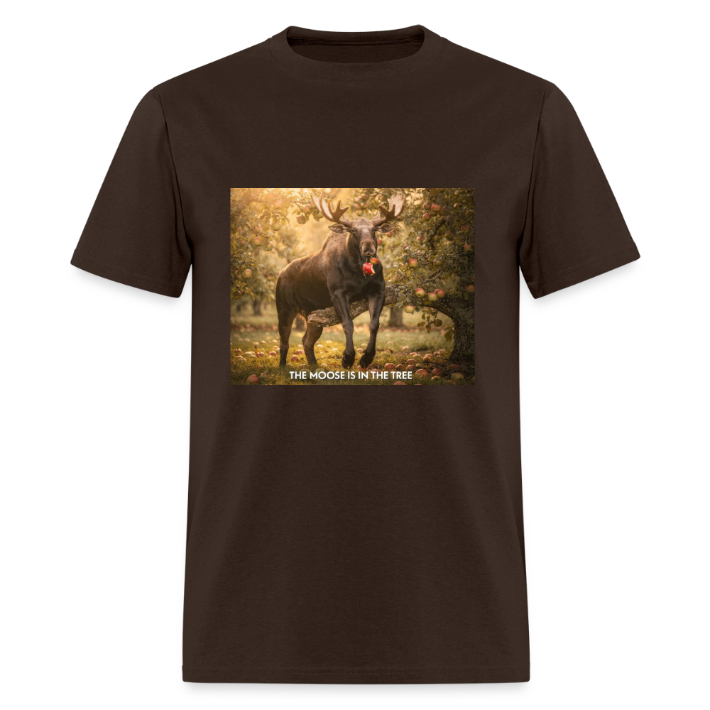 THE MOOSE IS IN THE TREE Men's T-Shirt - brown