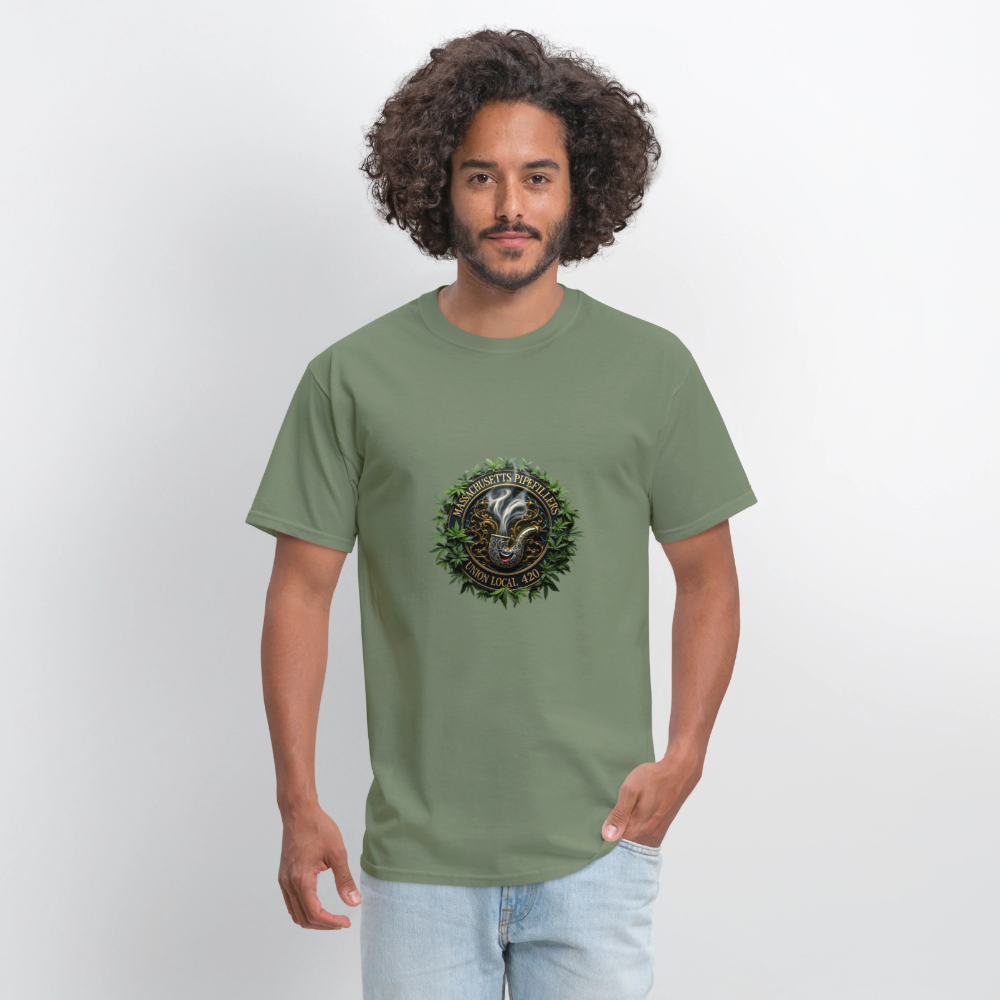 MASSACHUSETTS PIPEFILLERS UNION LOCAL 420 Men's T-Shirt - military green