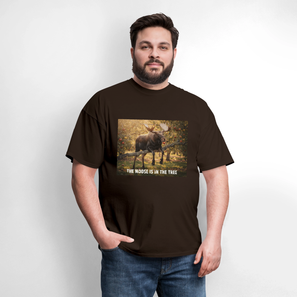 MOOSE IS IN THE TREE Men's T-Shirt - brown