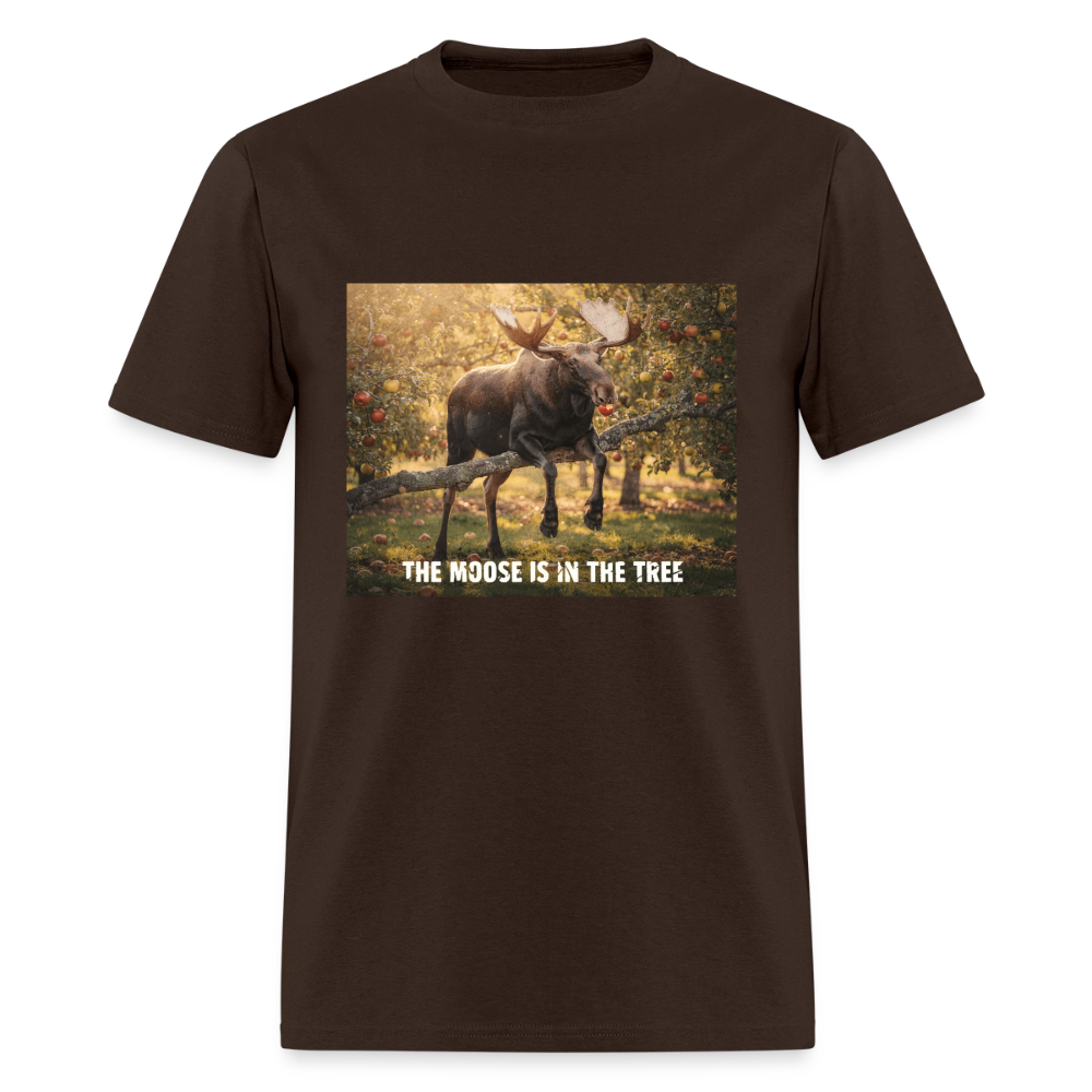 MOOSE IS IN THE TREE Men's T-Shirt - brown